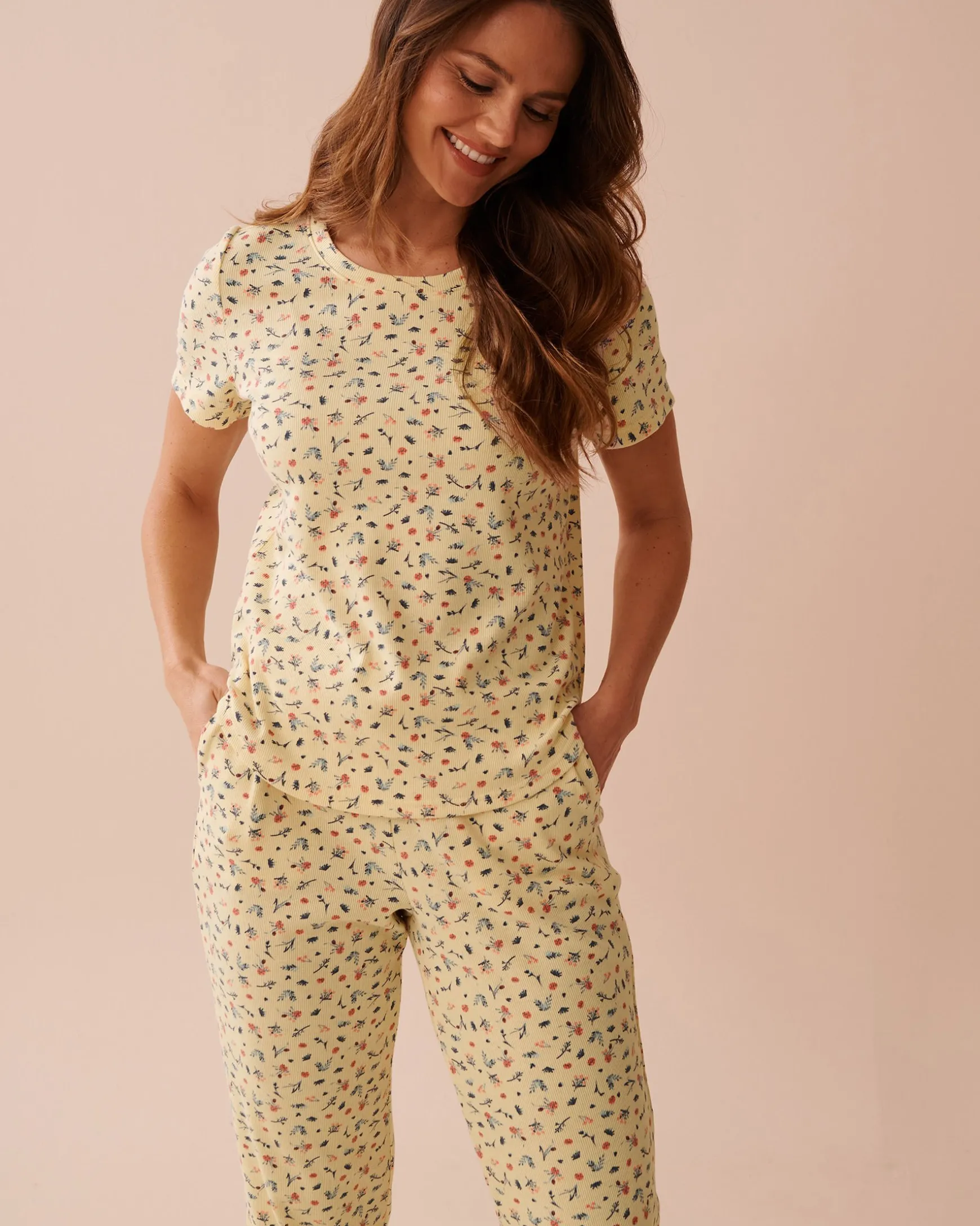 Ditsy Floral Print Ribbed T-shirt