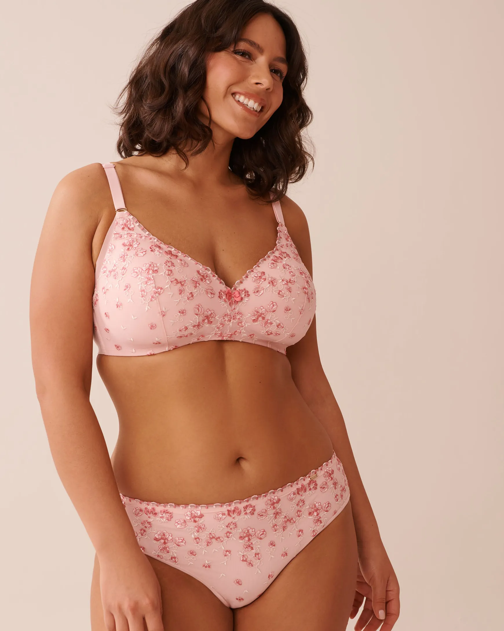 Lightly Lined Wireless Sleek Back Bra