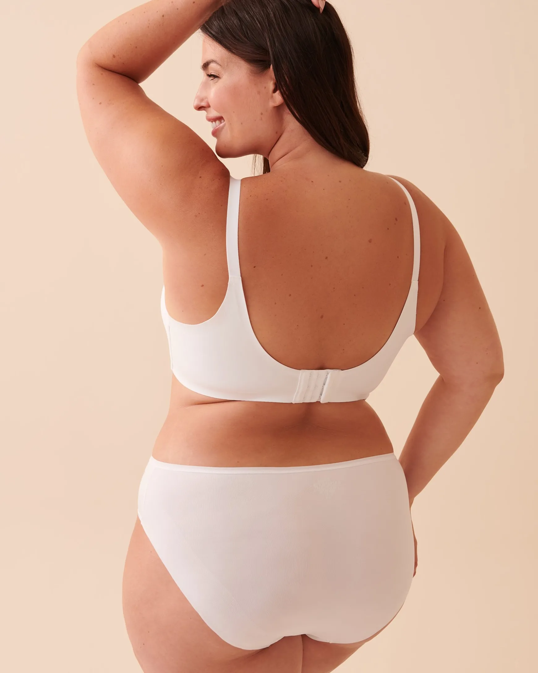 Lightly Lined Wireless Sleek Back Bra