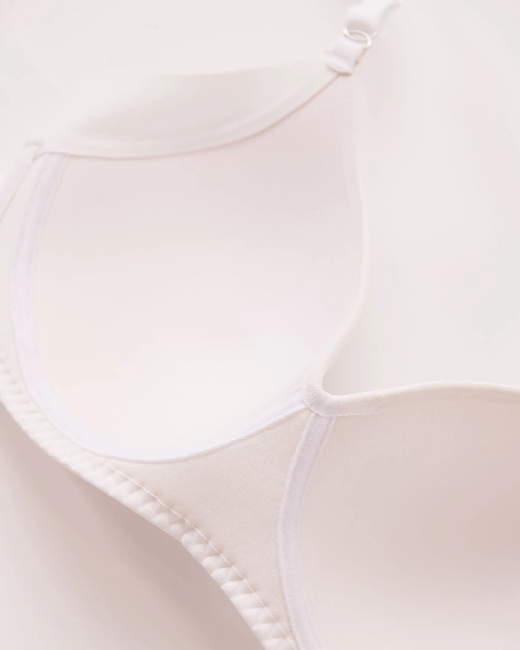 Lightly Lined Wireless Sleek Back Bra